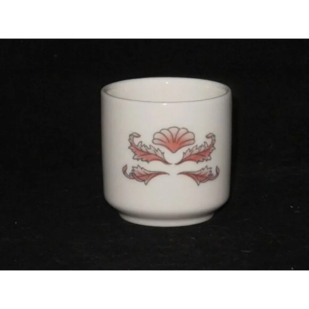 Royal Doulton Hotel Porcelain Berkshire‎ Shell Single Egg Cup